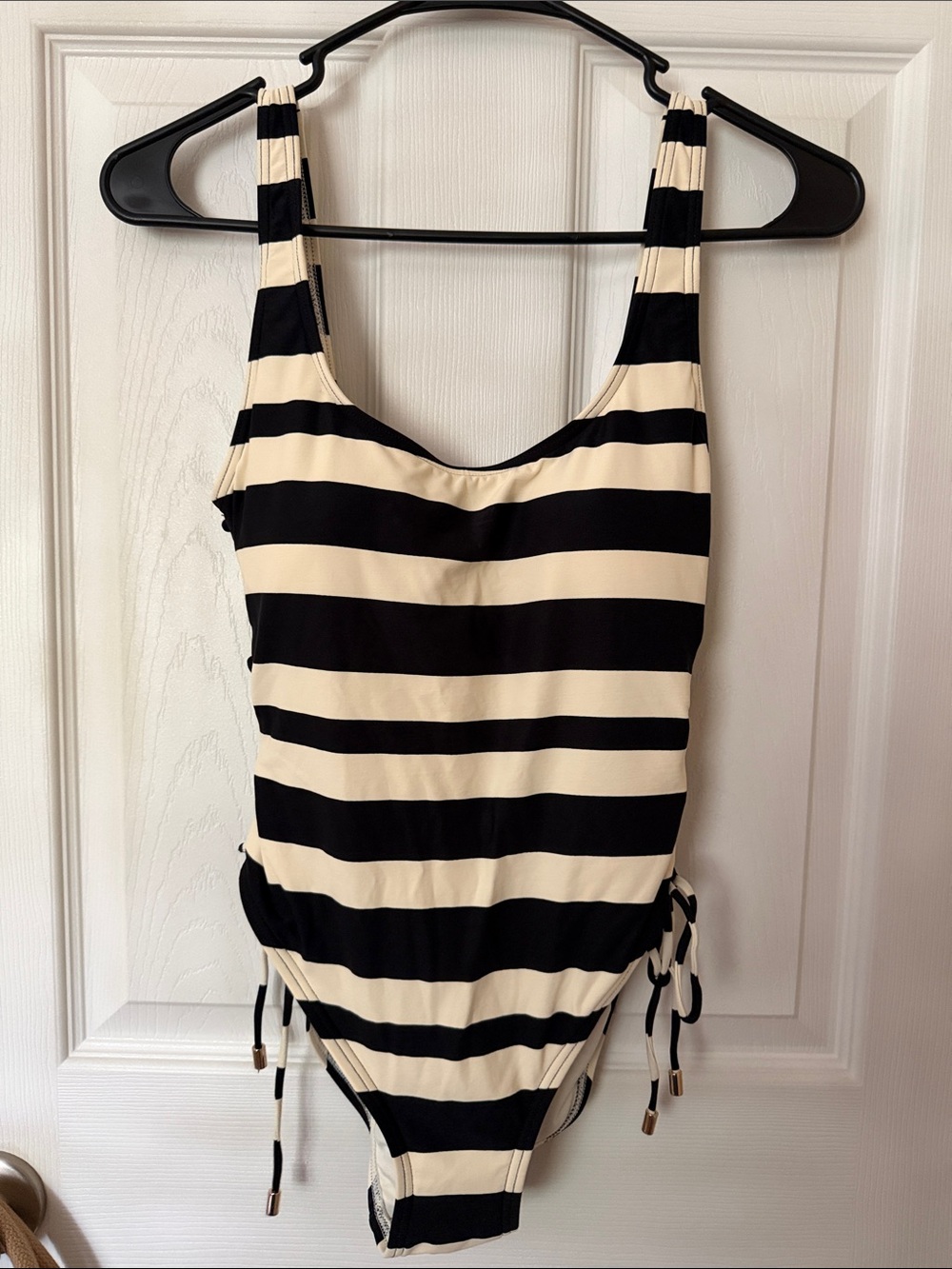 Vince Camuto One piece swimsuit size Small